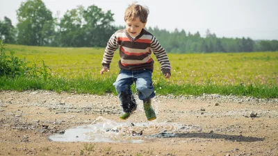 5 reasons to let your child play in the dirt Life Education