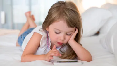 Girl phone t